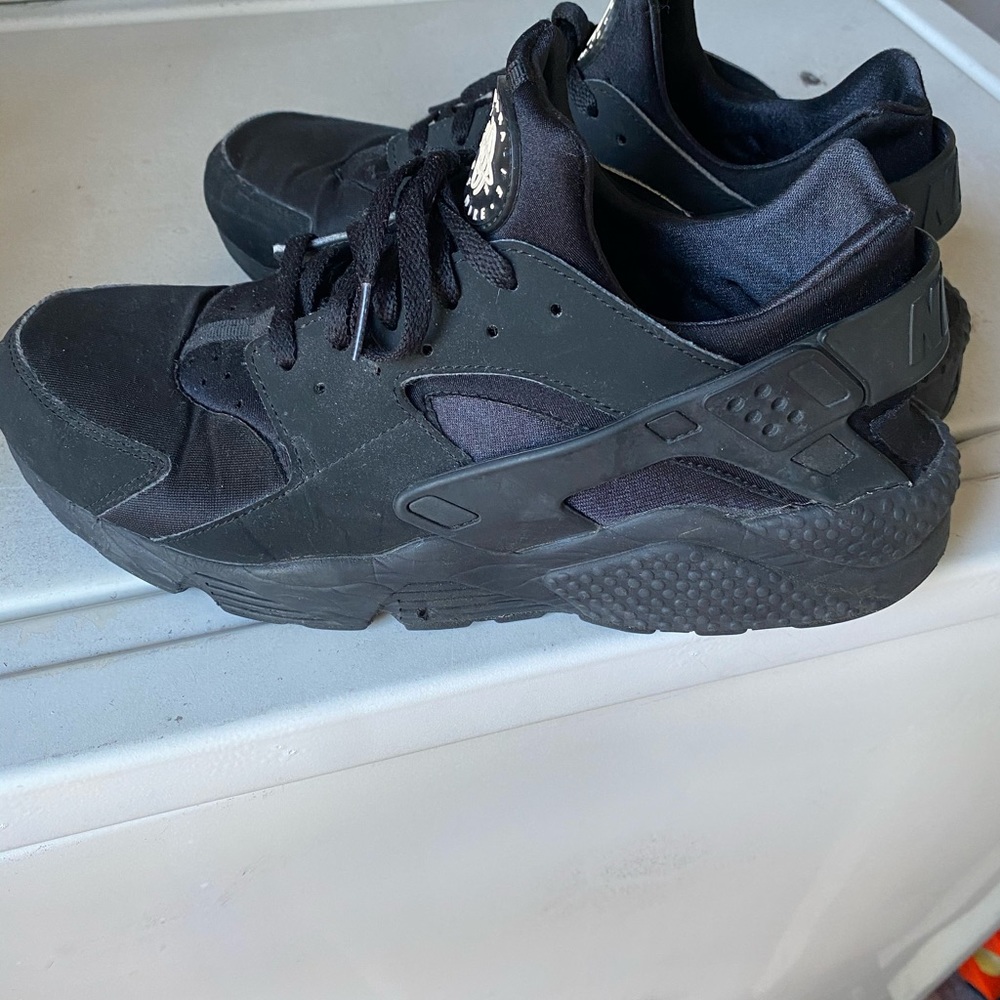 Nike Air Hurache Men’s Black Sneakers Size 13